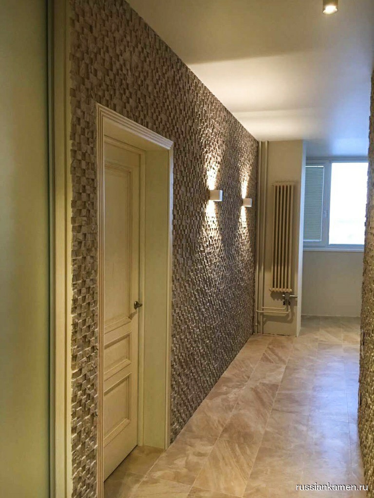 мозаика в коридоре на стенах